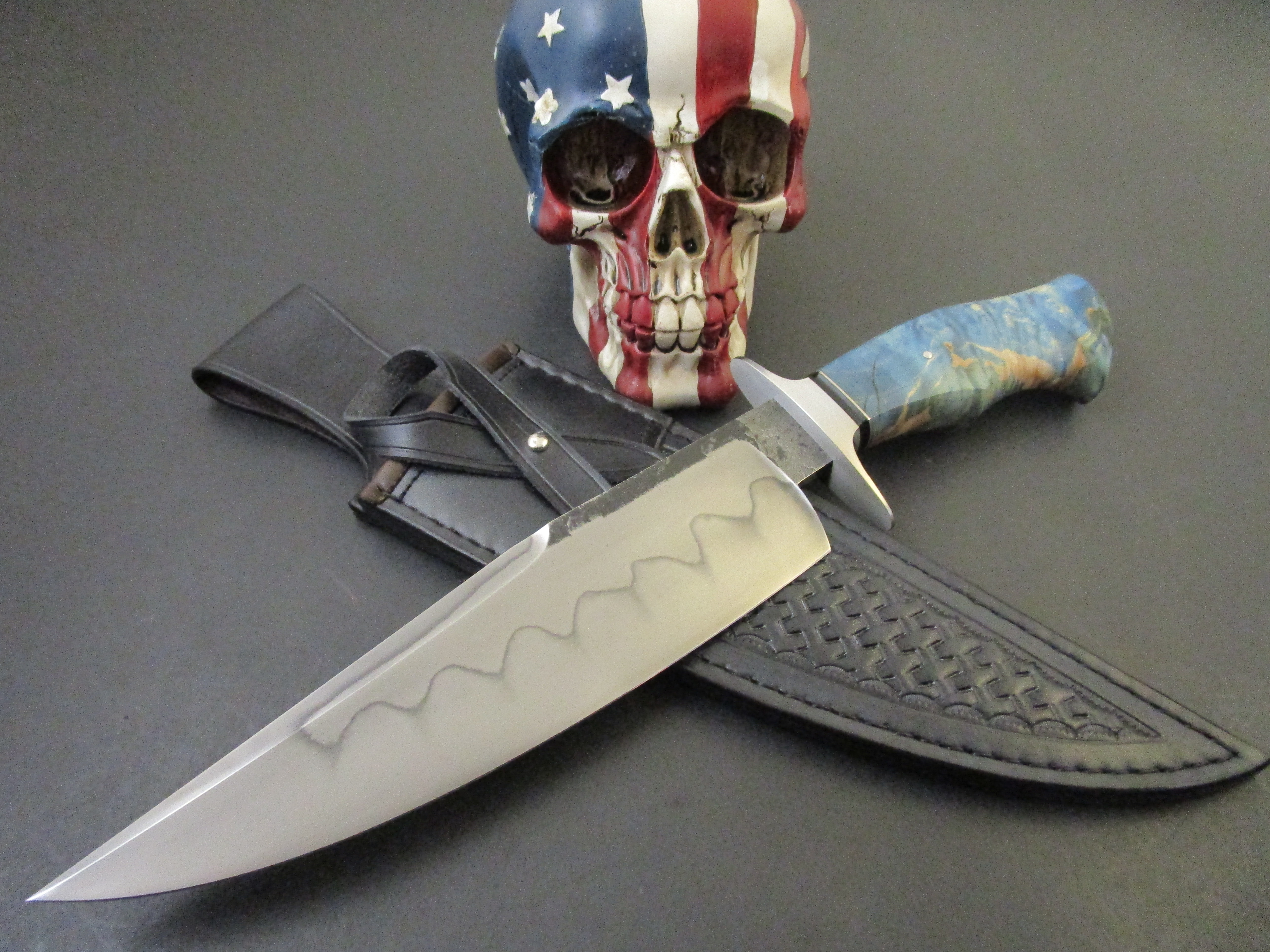 Mozolic knives Forged W5 Hamon Fighter
